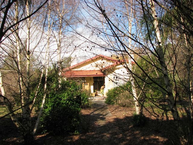 Tucked Away!! Picture 2