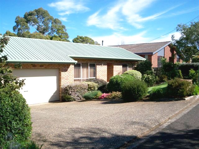 Overlooking Parkland in Miandetta Picture 1