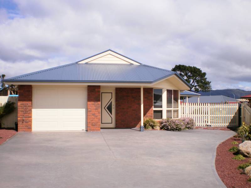 Neat as a Pin Picture 1