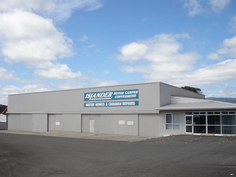 Huge Warehouse & Office Picture 1