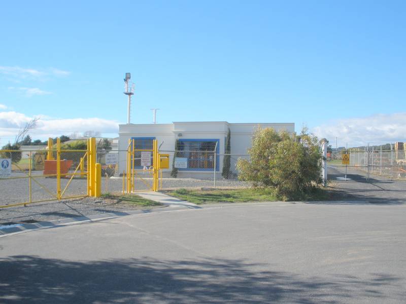 Industrial Site Including Shed & Office Picture 2
