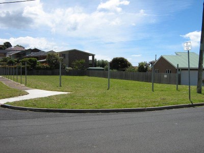 DEVONPORT LAND - CLOSE TO BEACH Picture