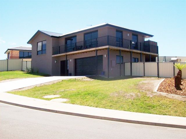 Just Move in and Unpack Picture 1