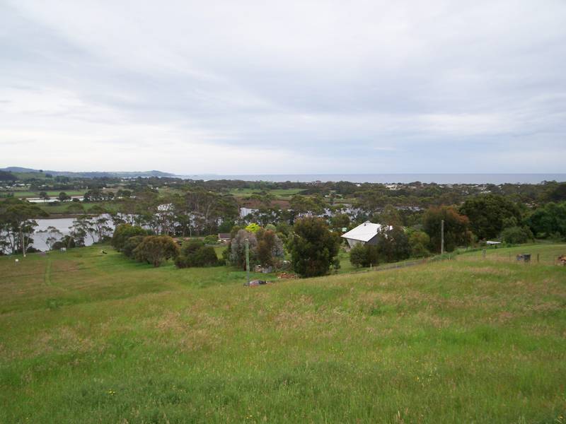 Breath taking Sea, Coastal & River Views from large block of 4003m2 Picture 1