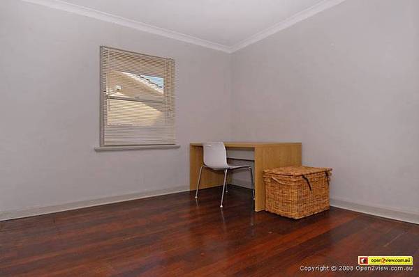 GREAT LOCATION!! Picture 2