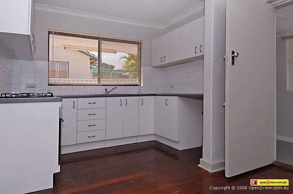 GREAT LOCATION!! Picture 3