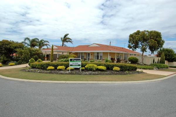 RIPE FOR RENOVATION!! Picture 3