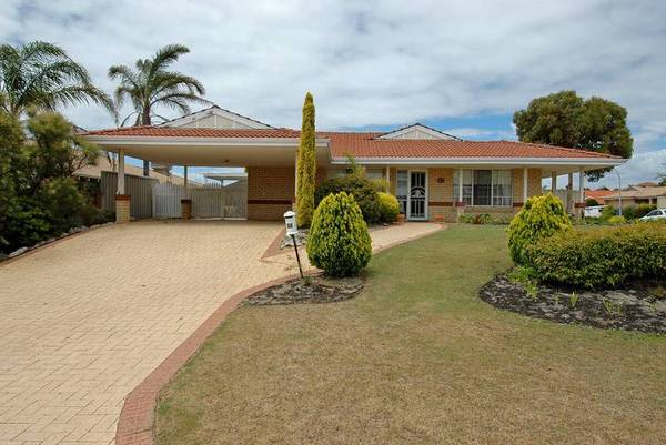 RIPE FOR RENOVATION!! Picture 1