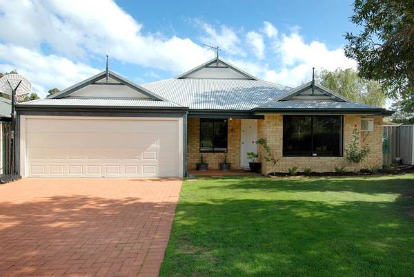 Cottage Comforts - Parkside Retreat! Picture 1