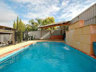 5 + 3 + 2 + 3 + Pool + Spa = Happy Granny! Picture 5 + 3 + 2 + 3 + Pool + Spa = Happy Granny! Picture