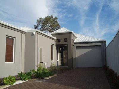 QUALITY & STYLE!! Picture