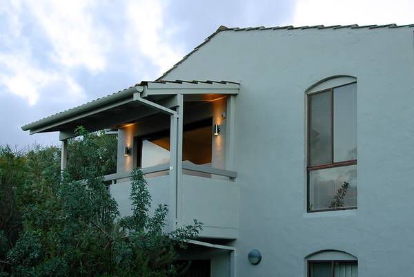 SIMPLY STUNNING!! Picture 2