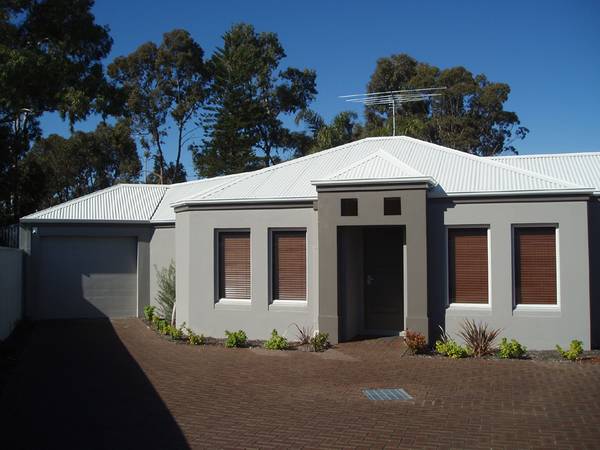 SIMPLY STUNNING!! Picture 1