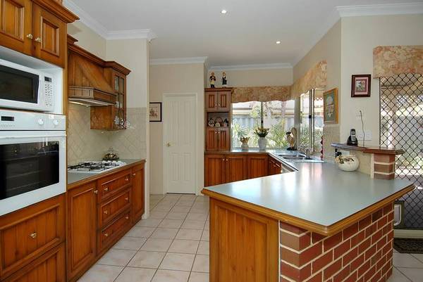UNDER OFFER
Timeless Elegance in Premier Pocket. Picture 3