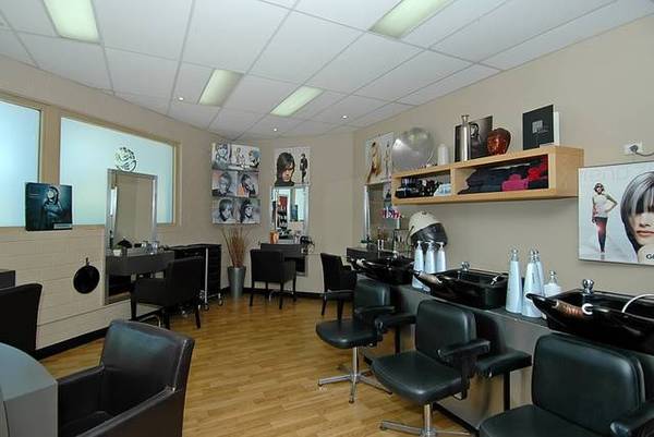 LADIES HAIR & BEAUTY SALON Picture 2