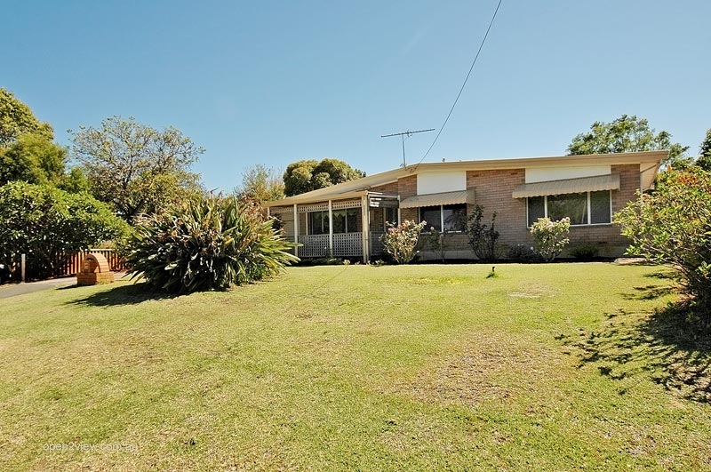 PICTURE PERFECT!! Picture 3