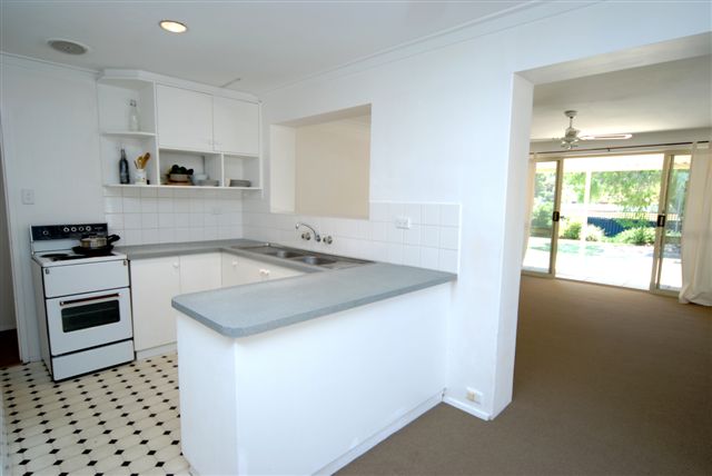 "PARKLAND PLAYGROUND" Picture 3