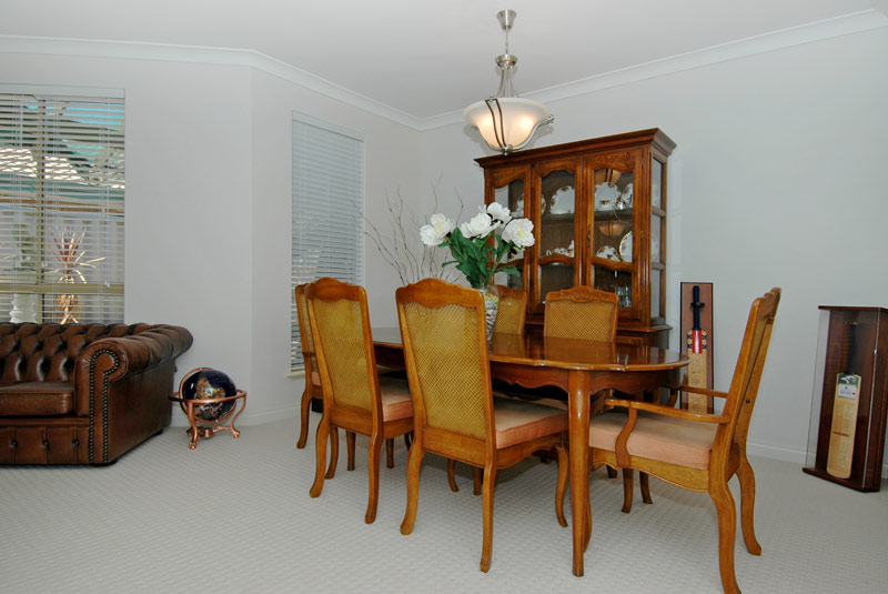 A Clever Disguise! As New 4/5 Bed + Pool! Picture 3