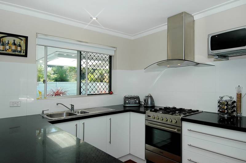 QUALITY RENO!! PRICED TO PLEASE! Picture 1