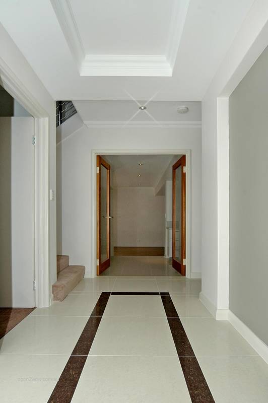 Brand New Townhouses ! Picture 2