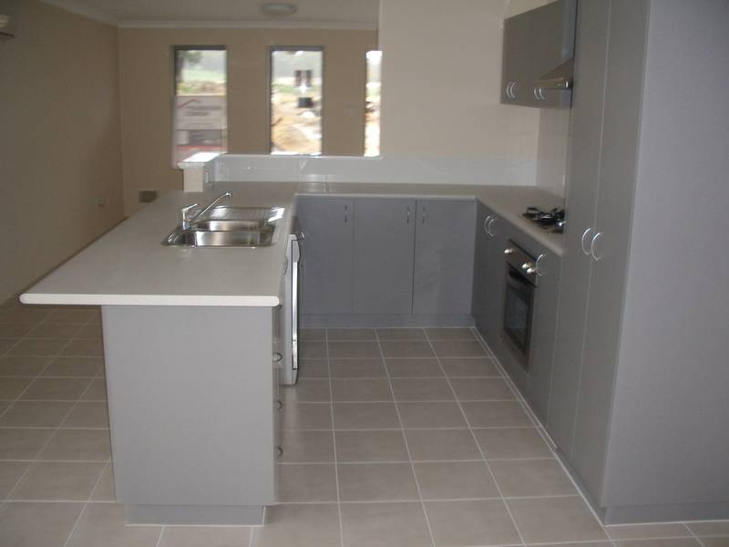 NEAR NEW LOW MAINTENANCE HOME! Picture