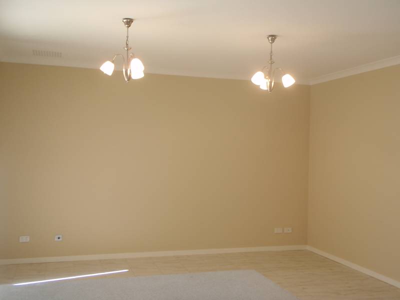 Easy Care, Easy Living! - SECOND CHANCE BACK ON MARKET!! Picture 3