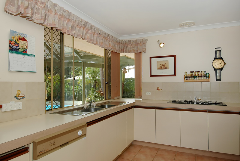 Hot Property!! Picture 2