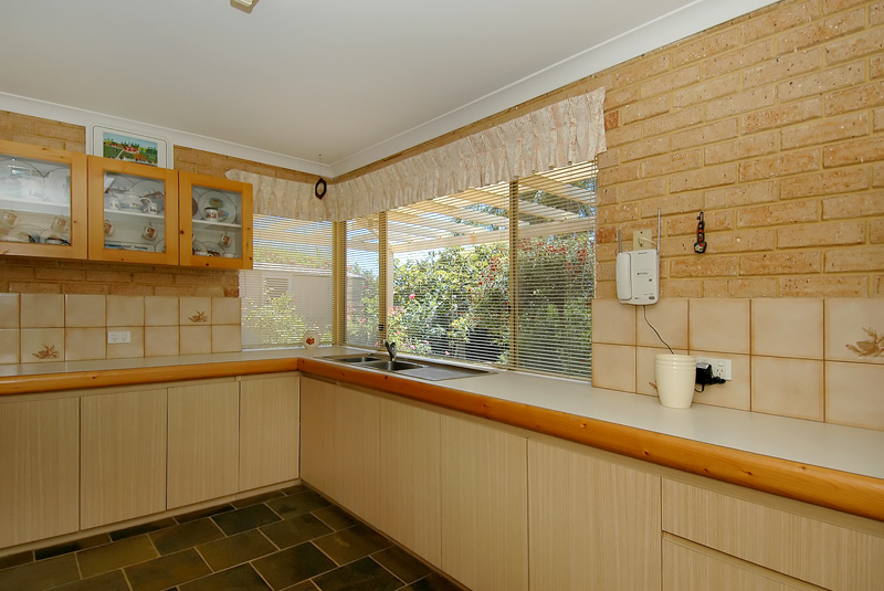 Tranquil Hideaway! Under Offer Picture 2