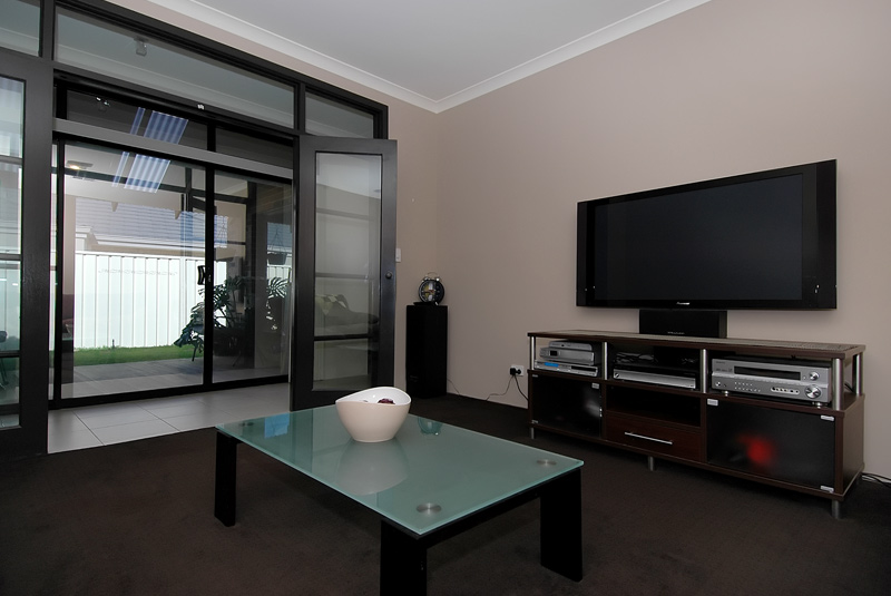 Something Different At Last!!! Superb! Picture 3