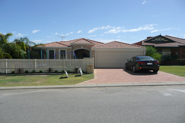 NEW TO MARKET!! Picture 1