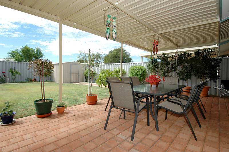 FULLY REFURBISHED!! Picture 2