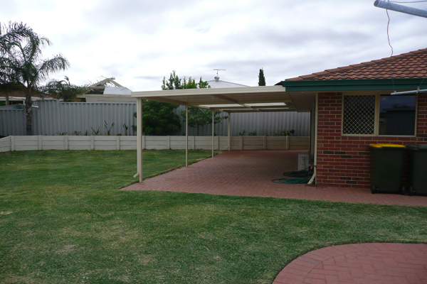 IMMACULATE INSIDE & OUT! Picture 2