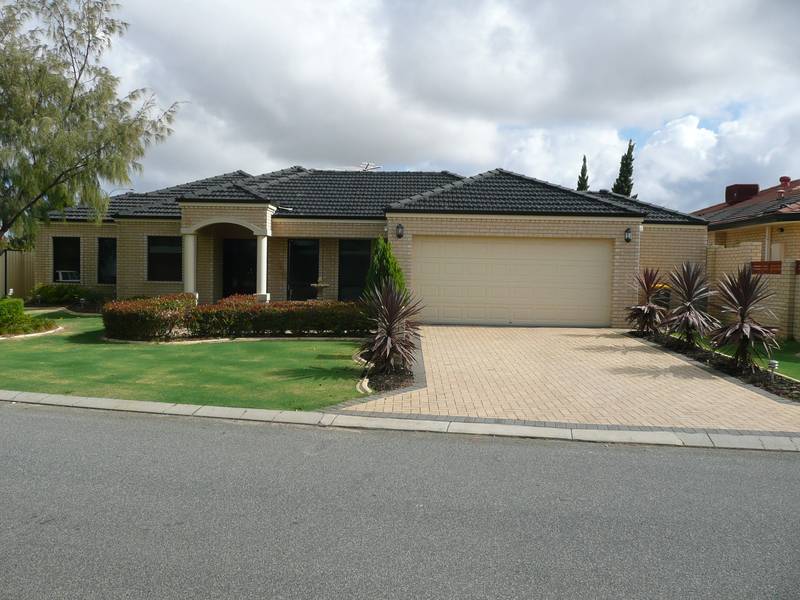 QUALITY ITALIAN BUILDER - 700 SQM BLOCK Picture 1