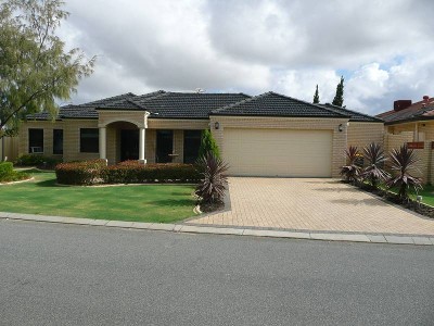 QUALITY ITALIAN BUILDER - 700 SQM BLOCK Picture