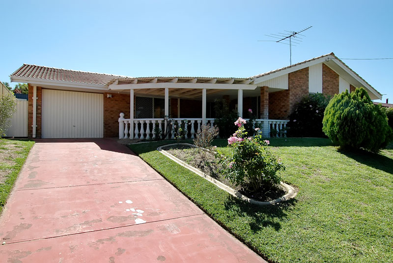 READY TO MOVE STRAIGHT IN! NEW TO MARKET! Picture 3