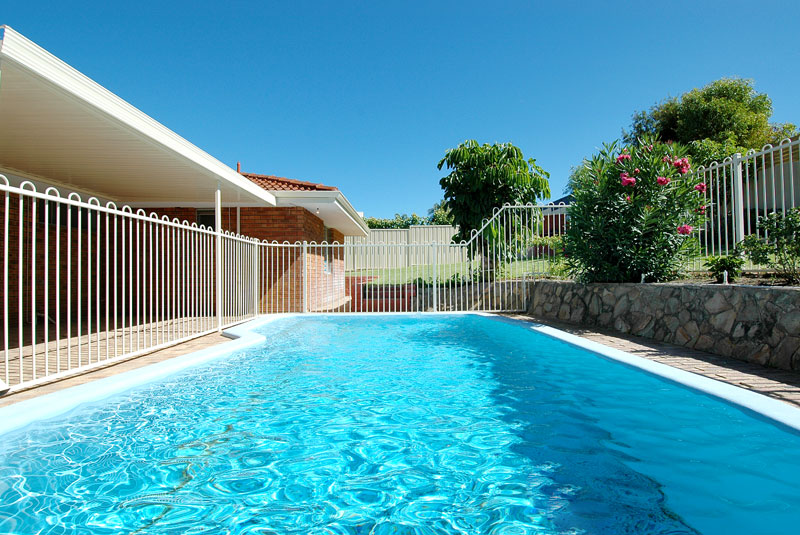 READY TO MOVE STRAIGHT IN! NEW TO MARKET! Picture 1