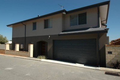 BRAND NEW TOWNHOUSES!! LOCATION LOCATION! Picture