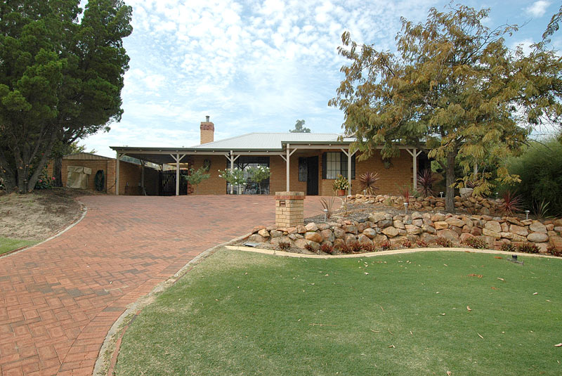 HURRY IN AND SECURE THIS TODAY! Picture 3