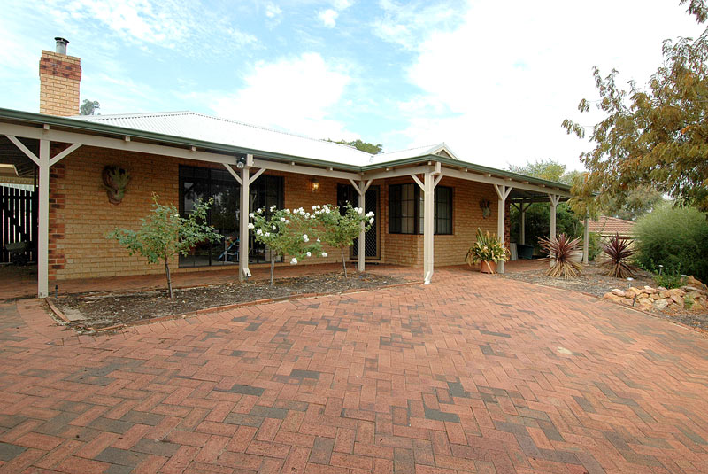 HURRY IN AND SECURE THIS TODAY! Picture 2