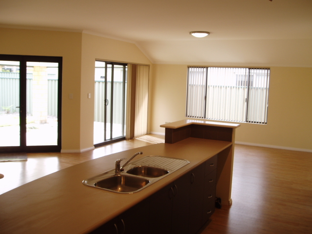 QUALITY & STYLE!! Picture 2