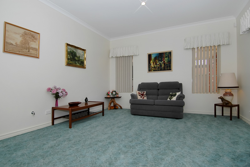 REAR ACCESS FOR CARAVAN / BOAT Picture 3