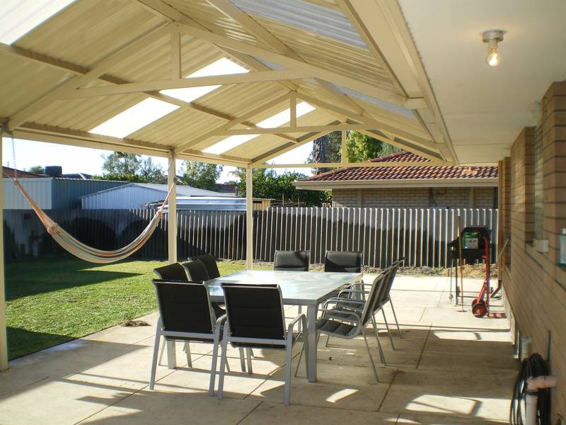 SIMPLY THE BEST Picture 1