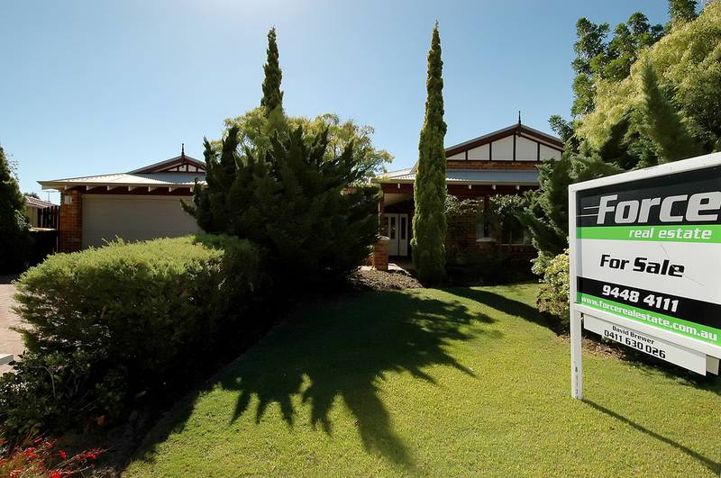 REDUCED TO SELL!! REGENT WATERS DELIGHT!! Picture 2