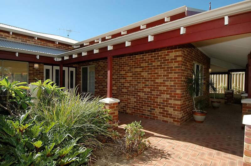 REDUCED TO SELL!! REGENT WATERS DELIGHT!! Picture 3