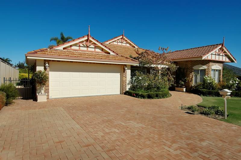 EX DISPLAY HOME- REGENT WATERS! Picture 2