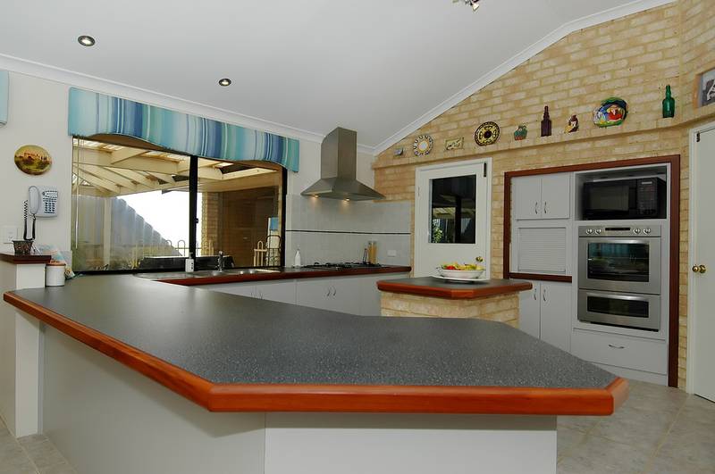 Premier Home in Premier Pocket!! Picture 3