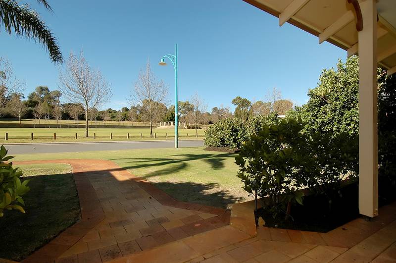 Under Offer Picture 3