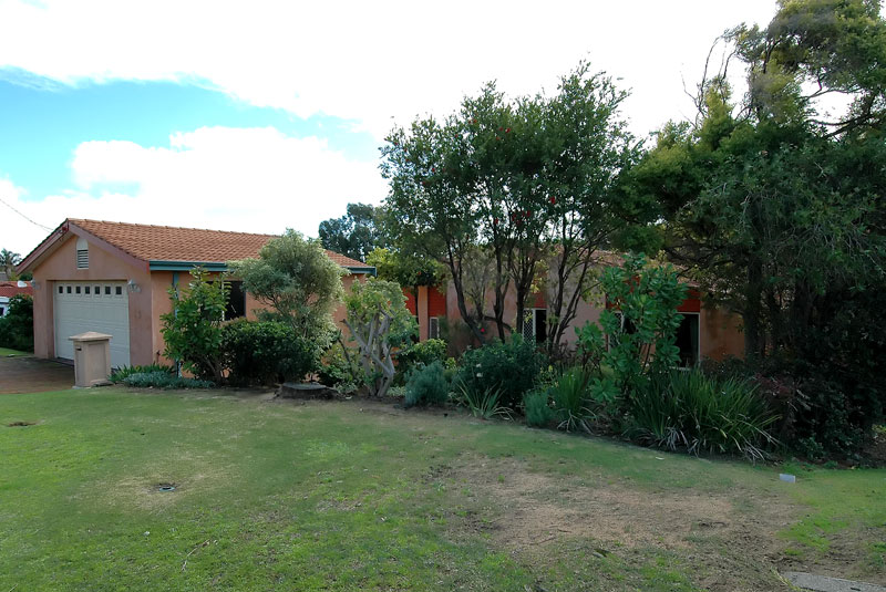 FAMILY LIVING Picture 3