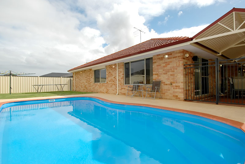 Bring your suitcases! Picture 2