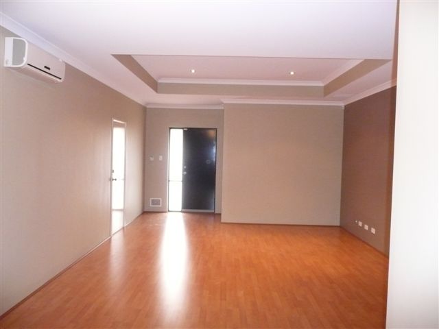 BRAND NEW REAR VILLA Picture 3